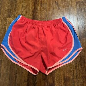 Nike Dry Women's Dri-Fit Tempo Running Short